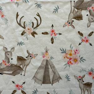 Queen Maddyn Swaddle - Deer Floral